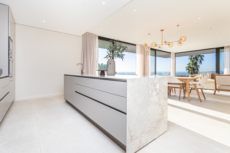 To Let 4 Bedroom Property for Rent in Fresnaye Western Cape